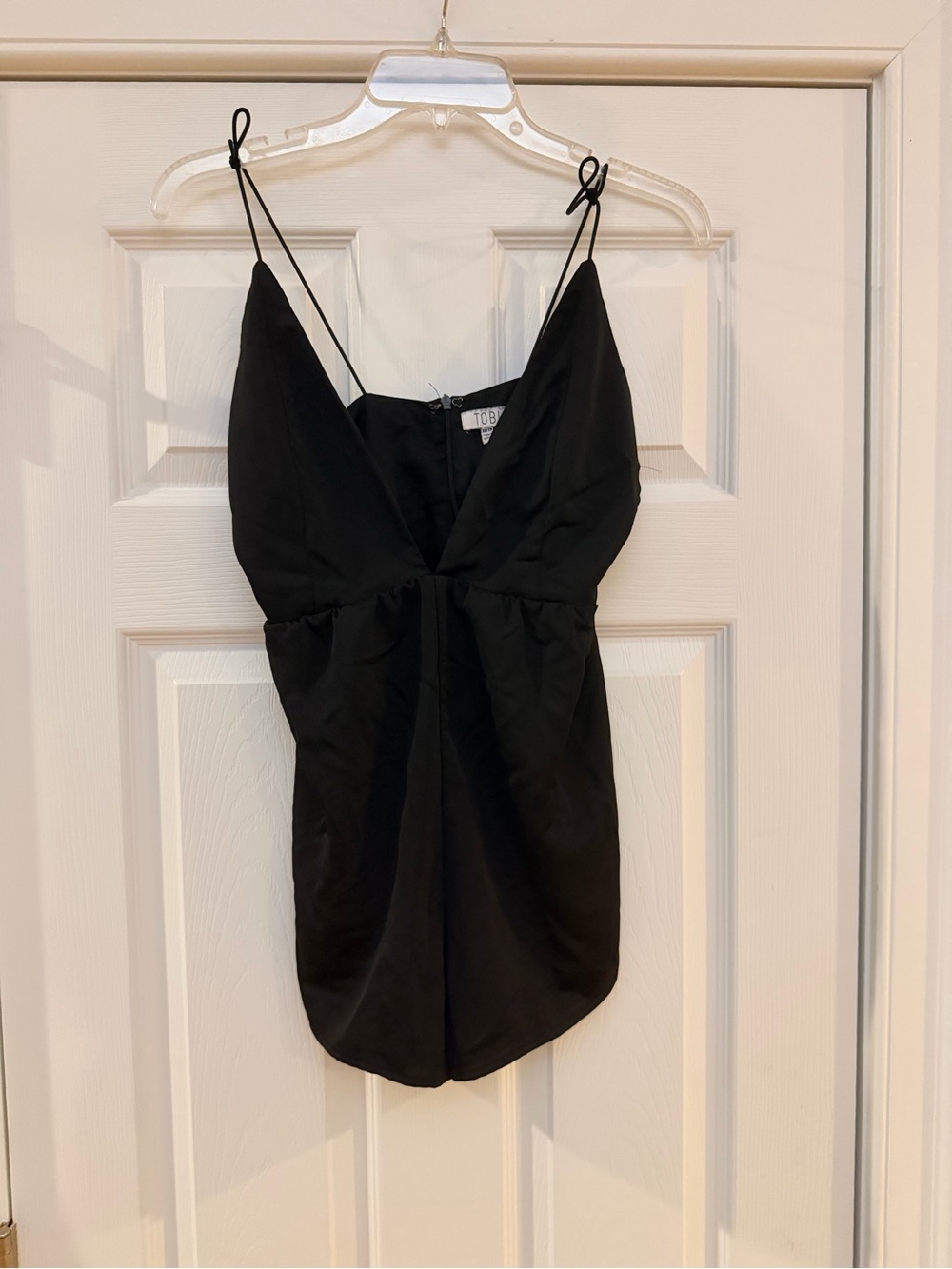 Ladies XS "Tobi" Black Spaghetti Strap V-Neck Camisole ROMPER Shorts SEXY GUC